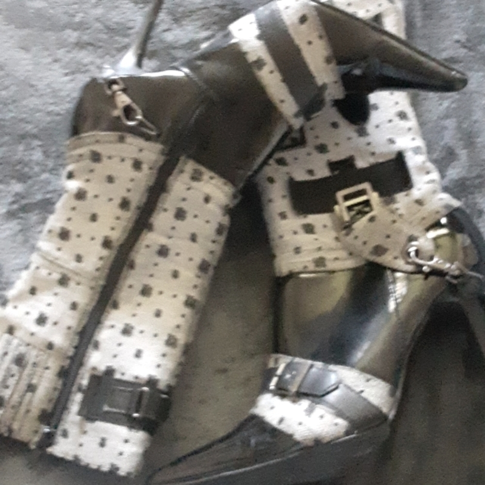 Wild rose black and grey boots. Size 10